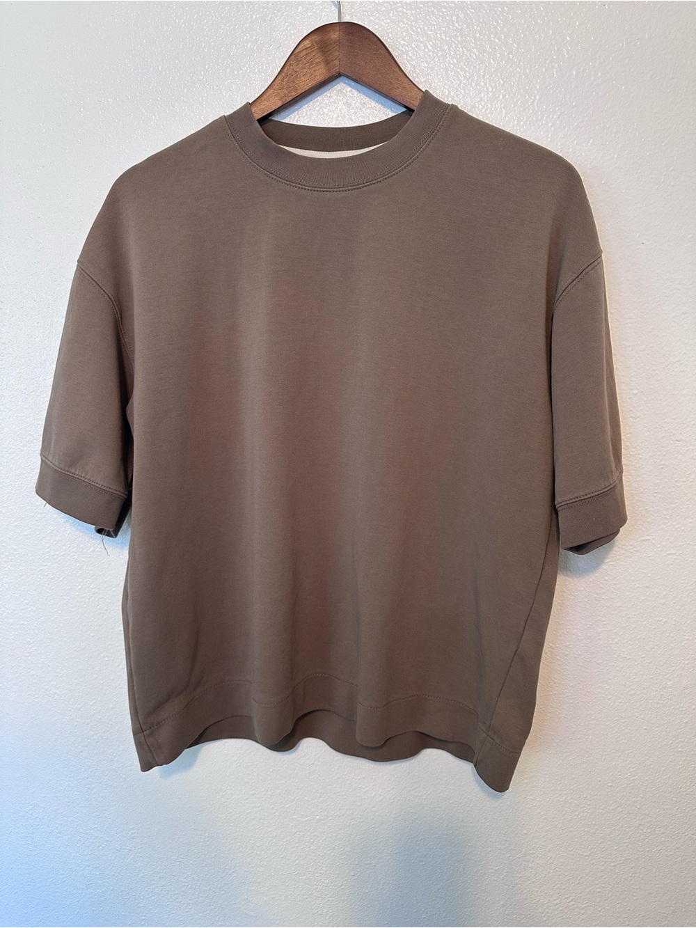 Men's Short Sleeve Crewneck Tee in Taupe